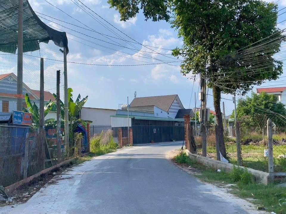 Đất lô góc 2 mặt tiền hẻm 220 Huỳnh Văn Lũy, Thủ Dầu Một, 369m² - Giá chỉ 8.118 tỷ VND!