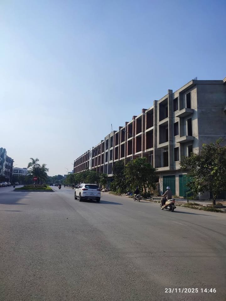 Nhà thô lô 2 Lạc Long Quân 79m² giá 6 tỷ - Đầu tư sinh lời ngay!
