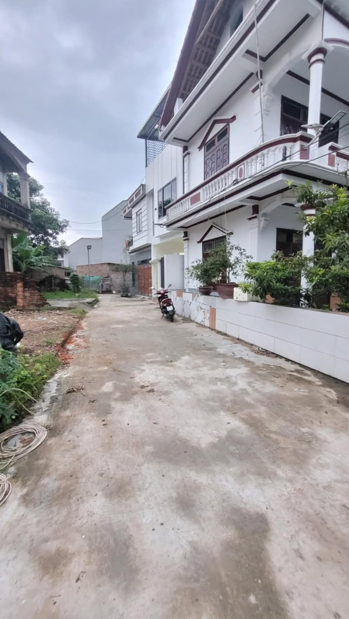 Đất nền Dữu Lâu, Việt Trì 109m² giá 3 tỷ - Vị trí đắc địa, tiện ích đầy đủ!