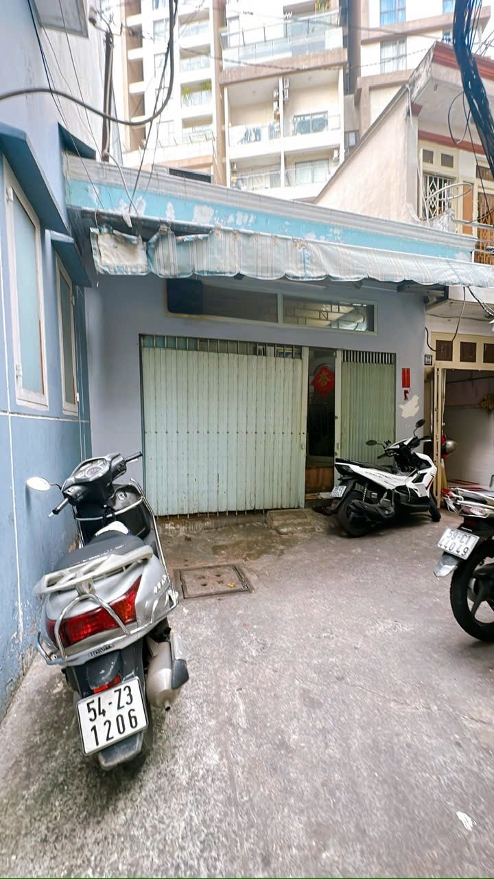 Nhà riêng Bến Vân Đồn 45.6m² giá 6.2 tỷ - Vị trí đắc địa, thương lượng chính chủ!