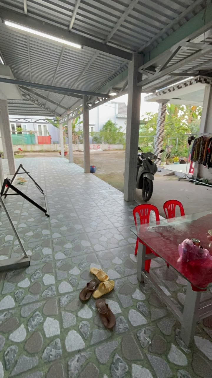 Nhà rộng rãi 365m² tại Long Sơn, Cần Giuộc - Giá 2.5 tỷ, đầy đủ nội thất!