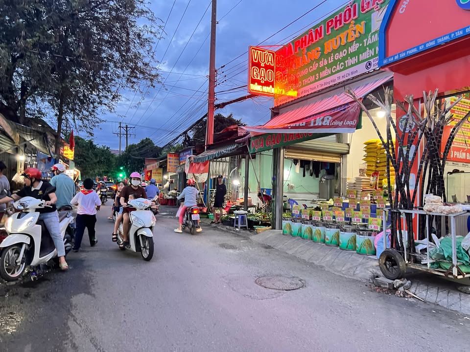 Nhà mặt tiền kinh doanh Đỗ Tấn Phong Dĩ An 90m² giá 7 tỷ - Cơ hội đầu tư sinh lời!