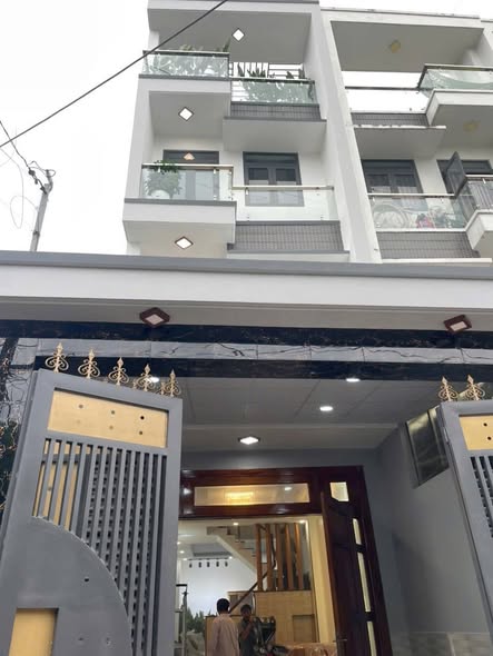 Nhà 4 tầng An Phú Đông Q12, 76m² giá 5.6 tỷ - Full nội thất cao cấp, vào ở ngay!