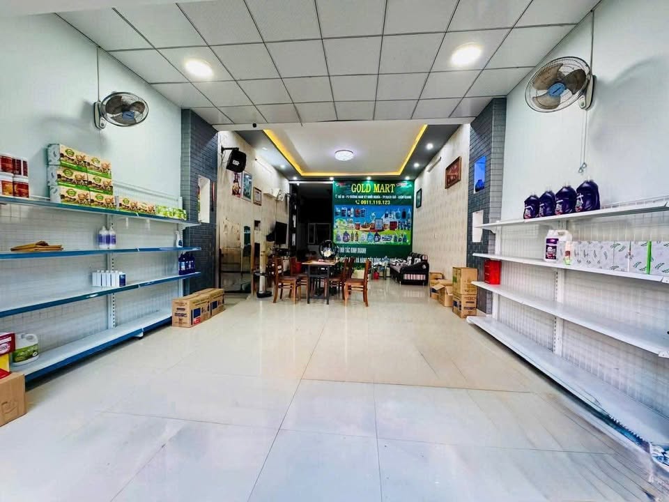 Bán nhà mặt tiền đường Nam Kỳ Khởi Nghĩa, Rạch Giá 100m² giá 4.7 tỷ - Đầu tư sinh lời ngay!