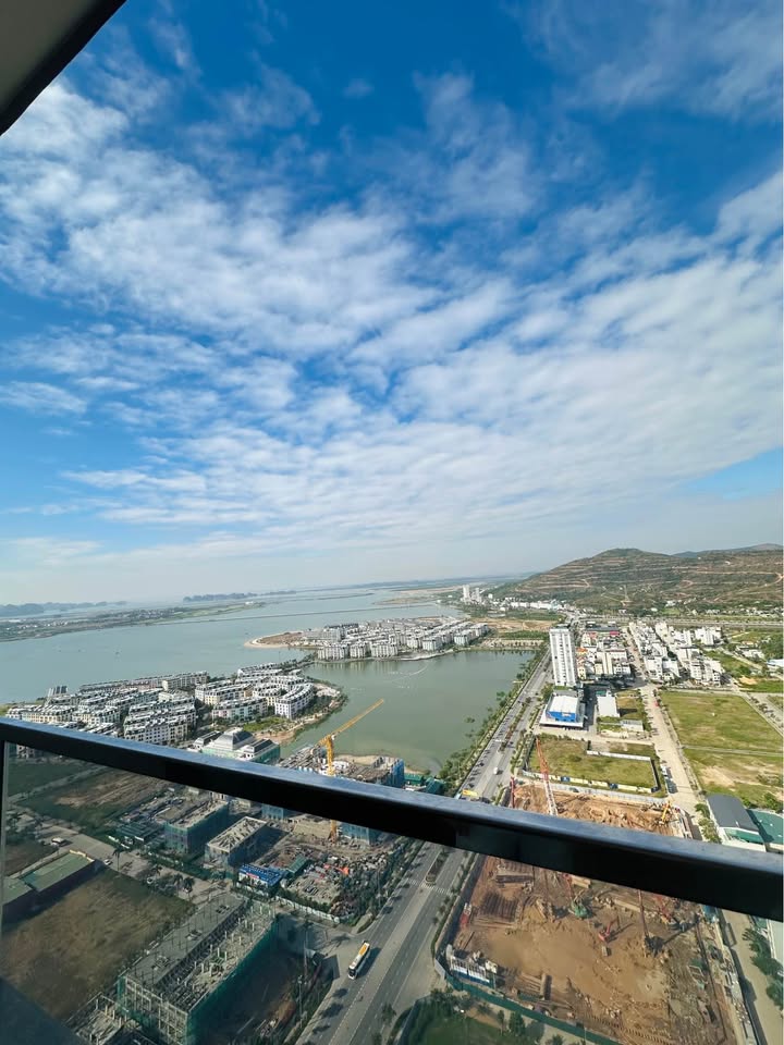 Căn hộ studio 29m² tại ICon 40 Hạ Long - Giá chỉ 1.5 tỷ, view hồ nhạc nước!