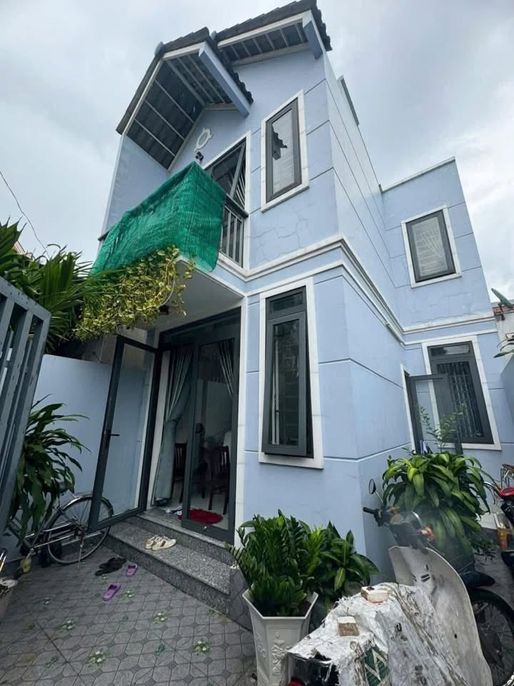 Nhà đẹp 2 tầng tại Dĩ An 60m² giá 3.55 tỷ - Khu phố yên tĩnh gần chợ!
