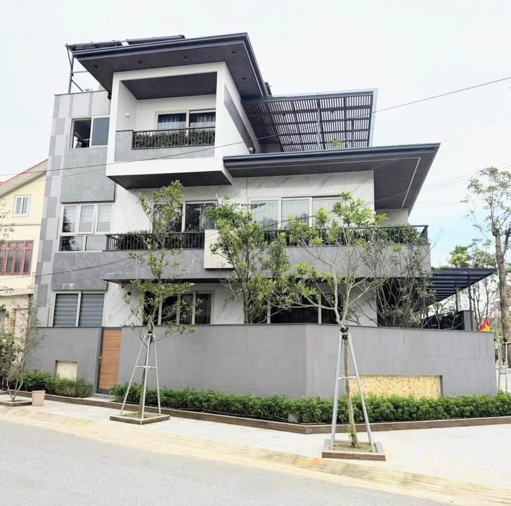 Biệt thự kiểu Vila 2 mặt tiền Nguyễn Du 156m² giá 9 tỷ - Sẵn sàng sở hữu ngay!