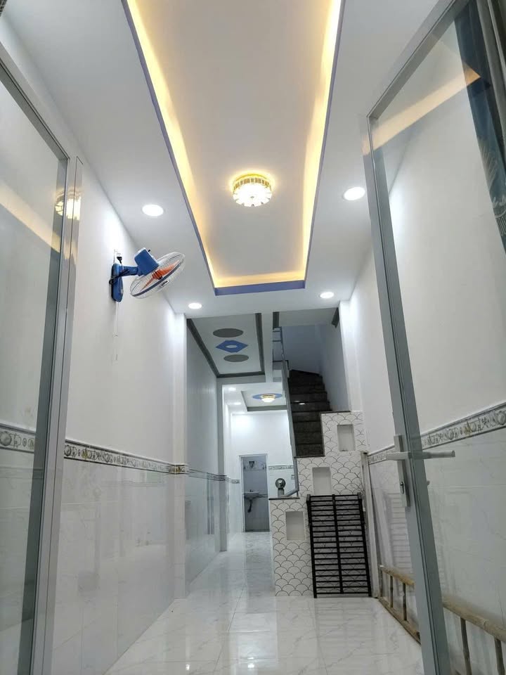 Nhà hẻm Văn Thân, phường 8, quận 6, diện tích 29.7m² giá 2.9 tỷ - Vị trí thuận lợi gần trường học!