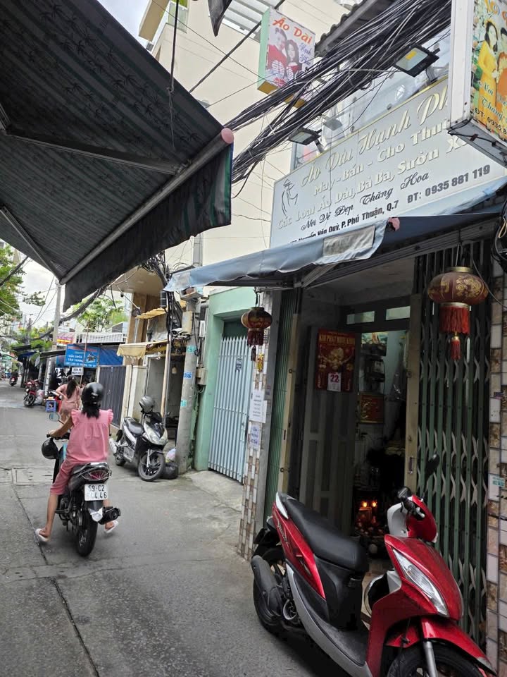 Nhà mặt tiền hẻm 88 Nguyễn Văn Quỳ, Q7 - 24.3m², giá 3.69 tỷ - Đầu tư sinh lời ngay!