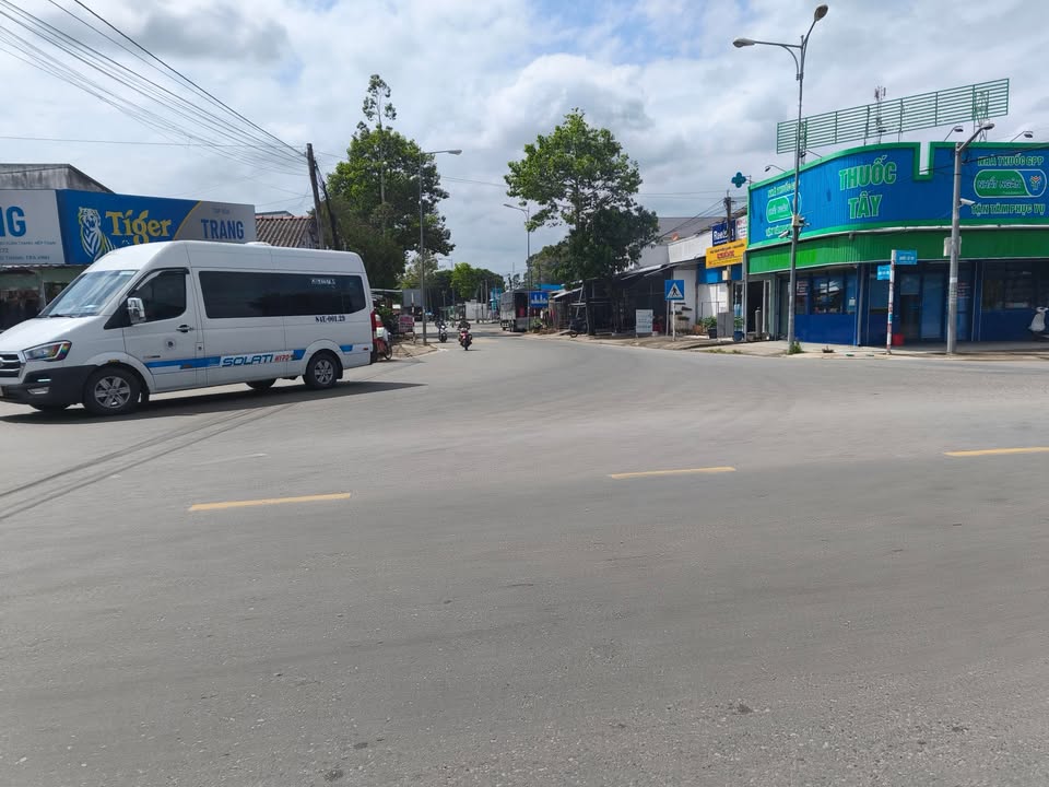 Nhà Xưởng Mặt Tiền Quốc Lộ 53, 1000m² Giá 8 Tỷ - Cơ Hội Đầu Tư Hiếm Có!