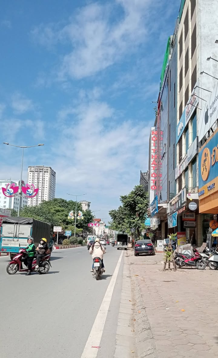Bán nhà mặt phố Tố Hữu, Vạn Phúc, Hà Đông 80m² giá 40 tỷ - Đầu tư sinh lời!