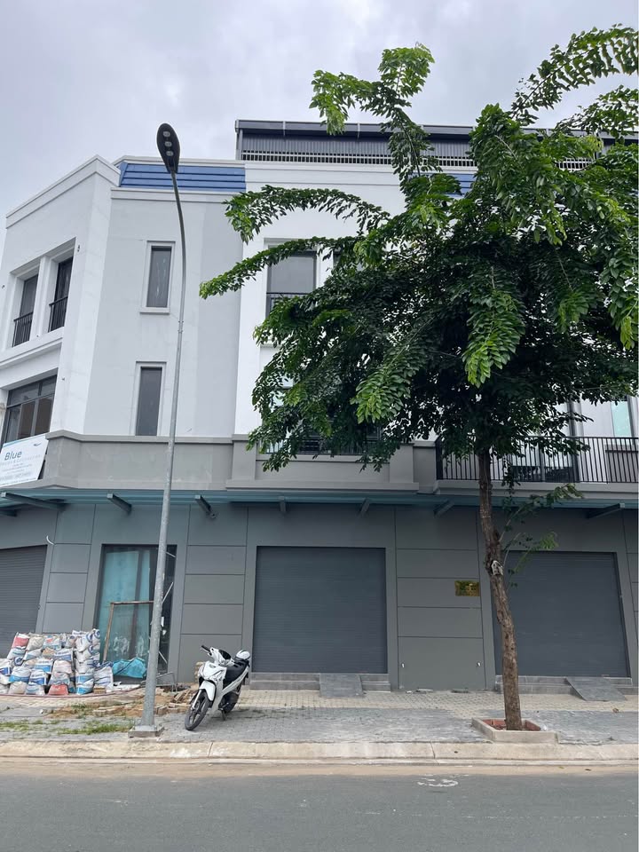 Nhà phố 3 tầng Đường Số 13, Mỹ Phước, Long Xuyên 85m² giá 4 tỷ - Đầu tư sinh lời ngay!