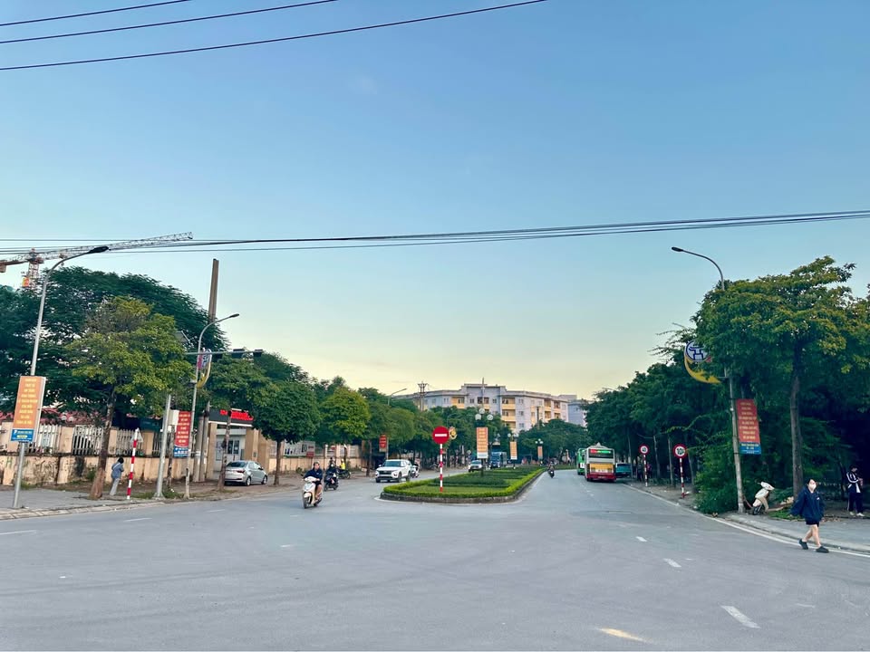 Nhà phố Kim Chung, Đông Anh 46m² giá 3.1 tỷ - Ngõ ô tô thông, kinh doanh sầm uất!