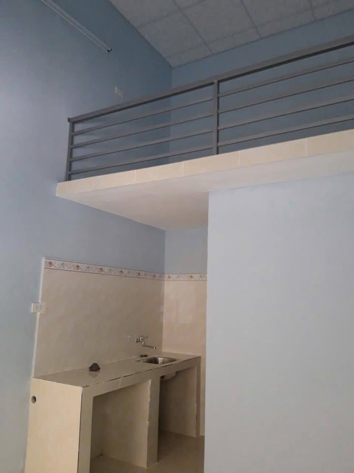 Bán dãy trọ 5 phòng hẻm 101 Nguyễn Đình Chiểu 102m² giá 1.8 tỷ - Cơ hội đầu tư hấp dẫn!