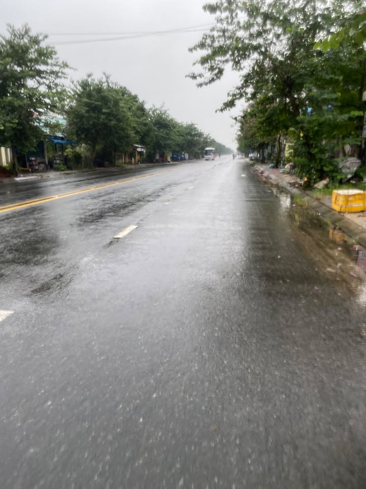 Bán đất Hội An mặt tiền Nguyễn Tất Thành 150m² giá 3.5 tỷ - Đầu tư sinh lời ngay!