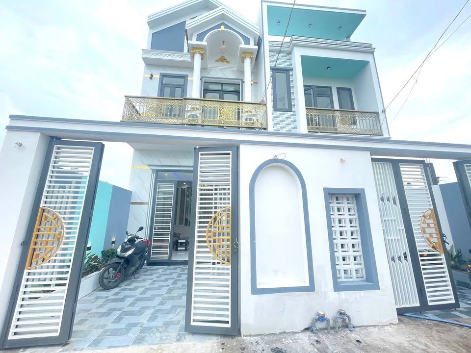 Nhà liền kề 2 tầng tại Tân Bửu, Bến Lức - 100m² giá 2.75 tỷ - Thiết kế hiện đại, full nội thất!