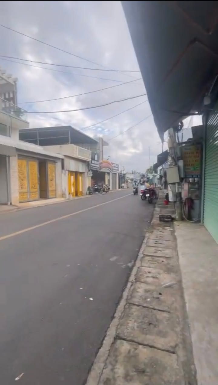 Nhà mặt tiền đường Thanh Xuân, Long Hải, 129m² giá 4.9 tỷ - Kinh doanh thuận lợi!