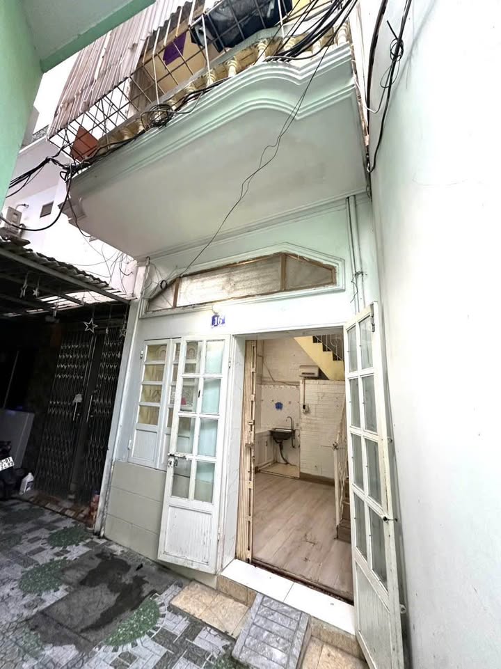 Nhà nhỏ xinh đường Nguyễn Tường Loan 15m² giá 590 triệu - An ninh tốt, gần phố sầm uất!