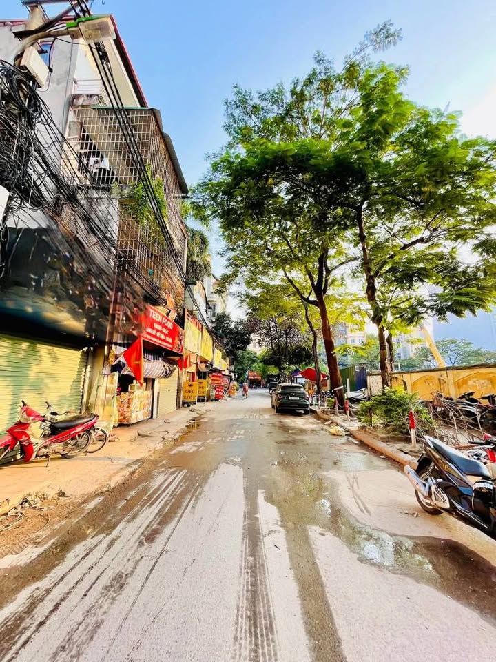 Mặt bằng kinh doanh Cầu Giấy 51m² giá 18 tỷ - Đầu tư sinh lời ngay!