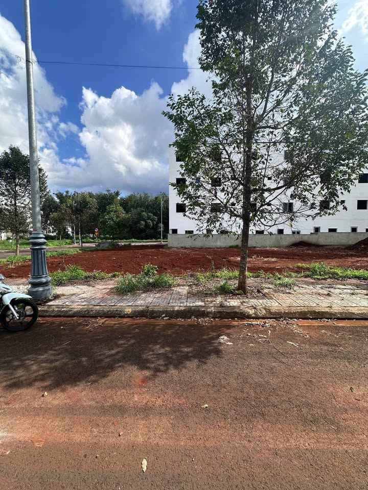 Nhà phố Ân Phú - Đường Hà Huy Tập 100m² giá 3.45 tỷ - Đối diện hoa viên, không thể bỏ lỡ!