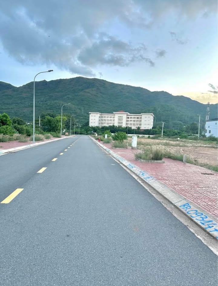 Đất nền Nhơn Phú Quy Nhơn 47m² giá 1.4 tỷ - Sổ đỏ chính chủ, nhanh tay sở hữu!