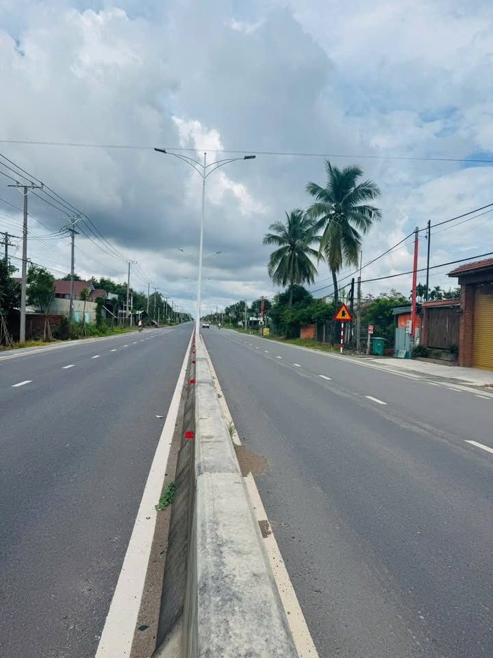 FrontHouse mặt tiền Trường Hoà Chà Là 100m² giá 25 tỷ - Cơ hội đầu tư sinh lời!