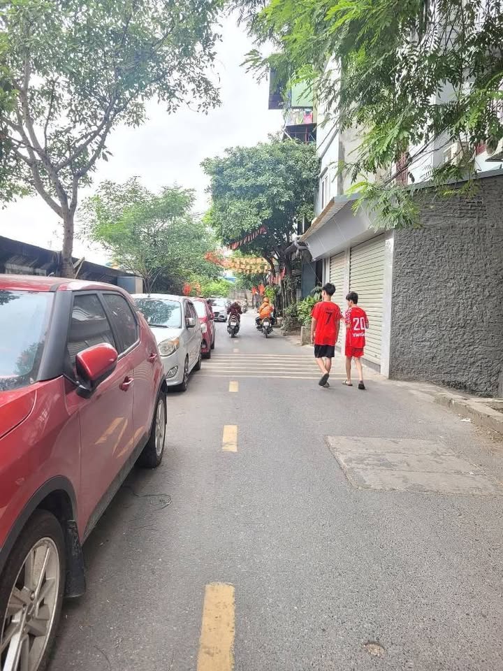 Nhà phố Hồng Hà quận Hoàn Kiếm 35m² giá 80 tỷ - Kinh doanh sầm uất!