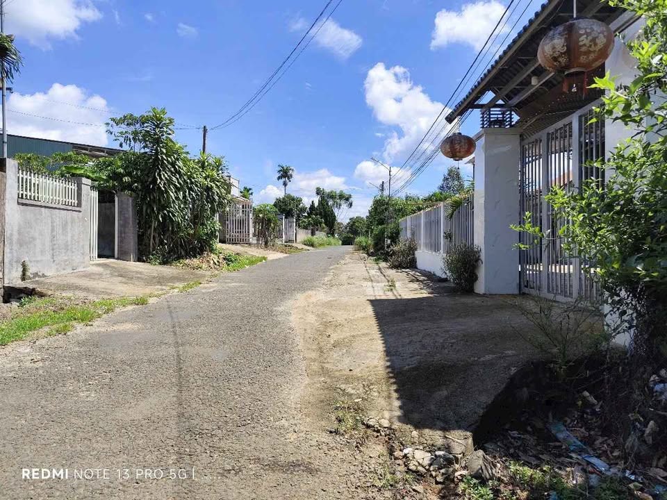 Đất nền mặt tiền hẻm 111 - Bảo Lộc 100m² giá 1.8 tỷ - Tiềm năng phát triển cao!