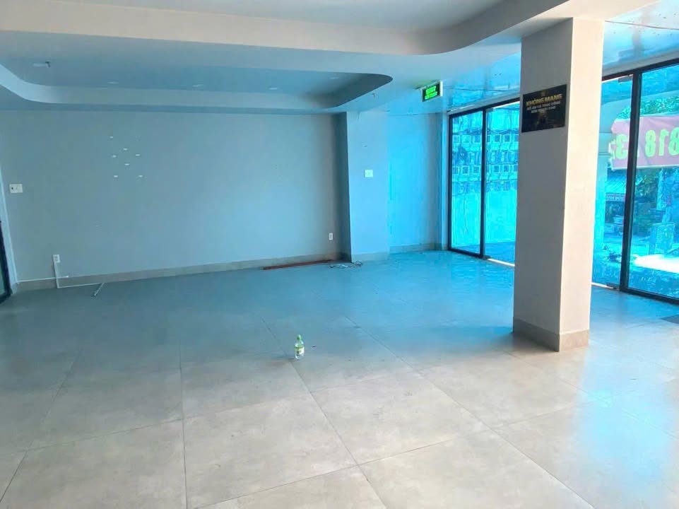 Cho thuê mặt bằng kinh doanh 176m² quận 7 giá 35 triệu - Vị trí đắc địa, sẵn sàng hoạt động!