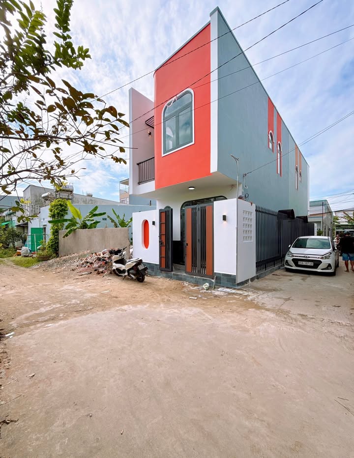 Nhà trệt lầu góc 2 mặt tiền An Bình 42,5m² giá 2,52 tỷ - Thiết kế hiện đại gần chợ Cái Răng!