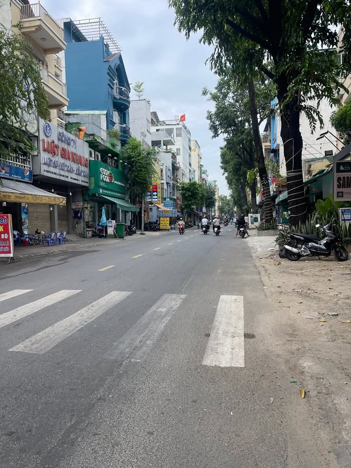 Bán nhà khu kinh doanh Đường Nhựa, Tân Bình 82m² giá 15 tỷ - Hẻm xe hơi, vị trí vàng!