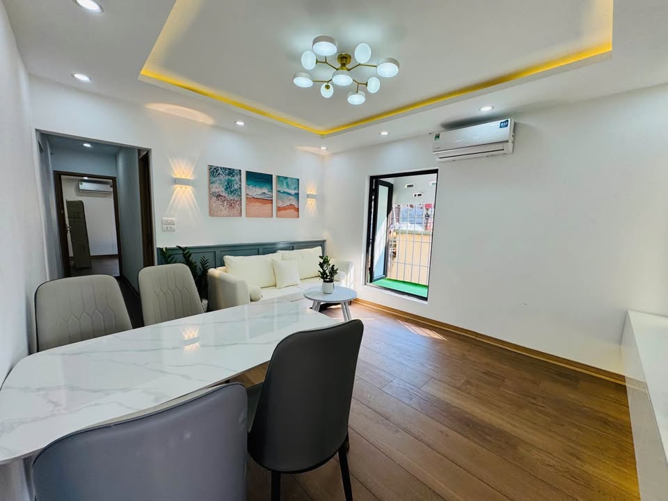 Căn hộ Tập Thể Quỳnh Mai - Hai Bà Trưng 80m² giá 4 tỷ - Lô góc thoáng sáng, nội thất hiện đại!