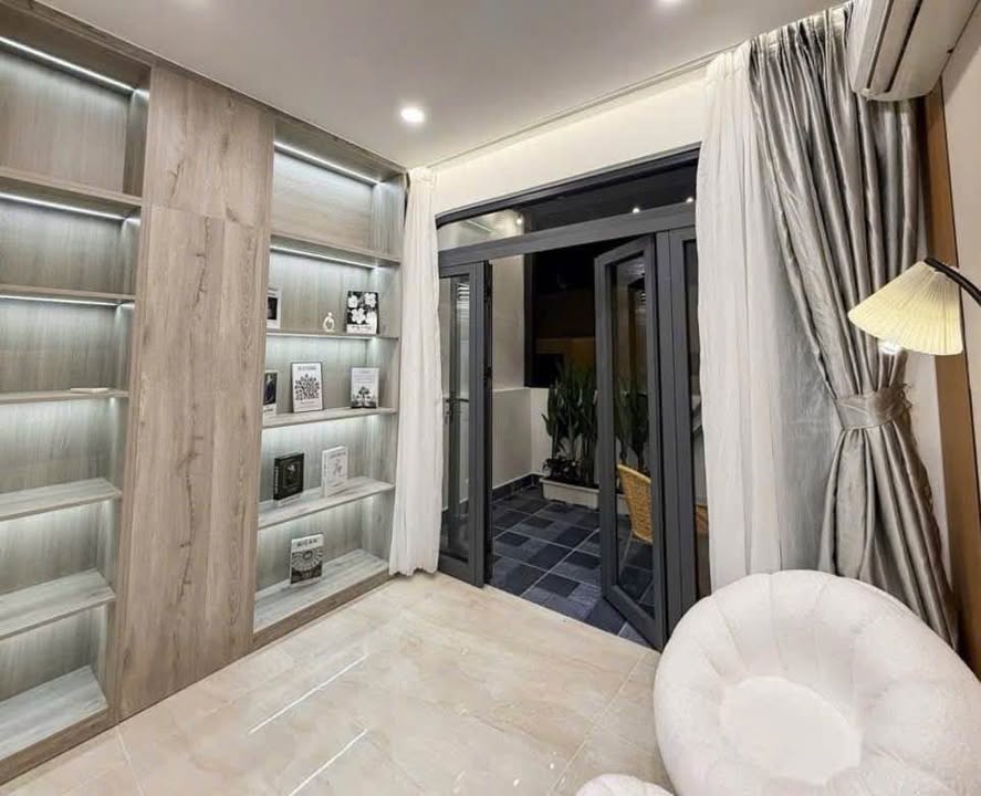 Nhà phố 4 tầng Cách Mạng Tháng Tám 66m² giá 4.89 tỷ - Nội thất cao cấp, sẵn sàng vào ở!