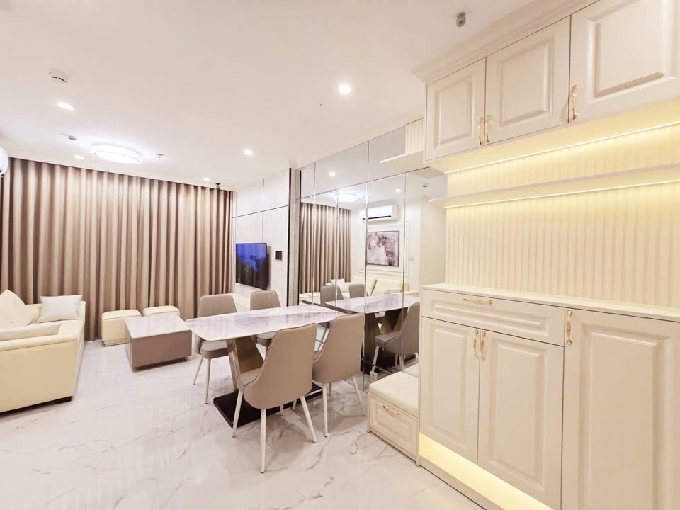 Căn hộ Vinhomes Grand Park GH5 81.5m² giá 17 triệu - Full nội thất sang trọng!