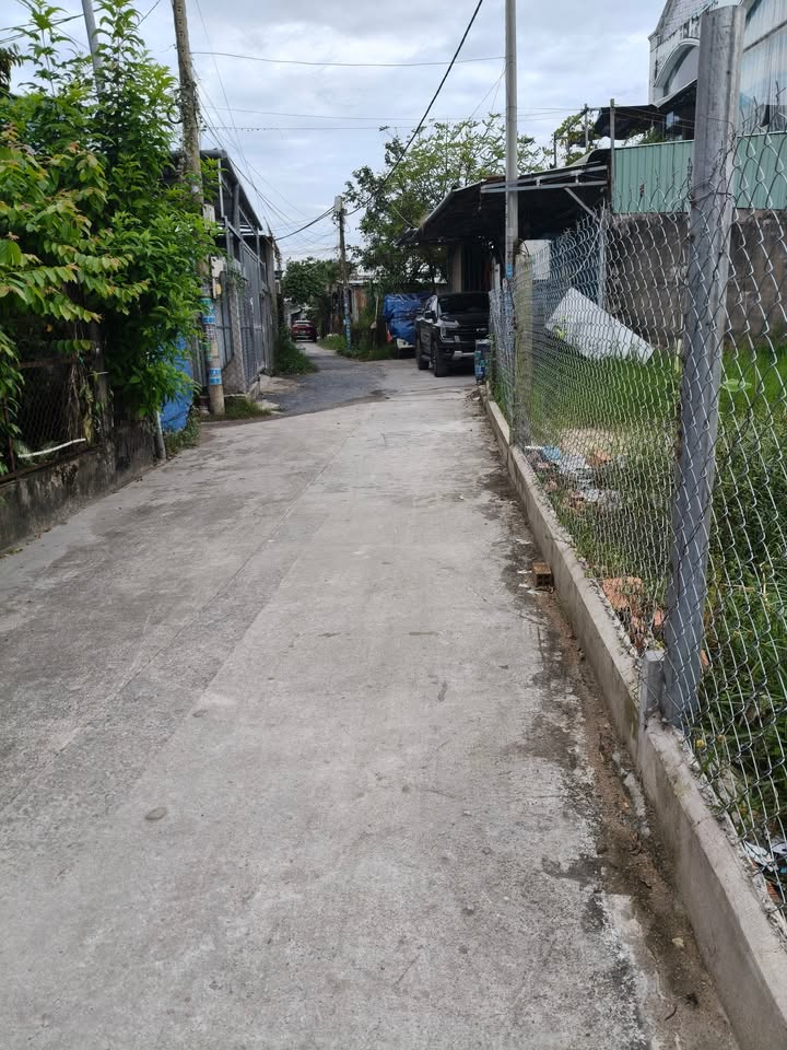 Đất thổ cư Hóc Môn 120m² giá 3.5 tỷ - Sổ hồng riêng, giao dịch nhanh!