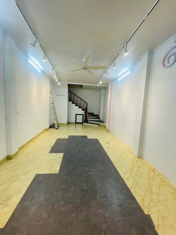 Nhà 4 tầng mặt đường chính phường Ba Đình, Thanh Hóa - Giá thuê chỉ 13 triệu/tháng!