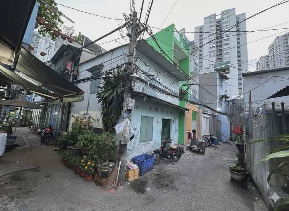 Nhà nhỏ Hậu Giang Quận 6 20m² giá 2.2 tỷ - Tiện sửa sang theo ý thích!