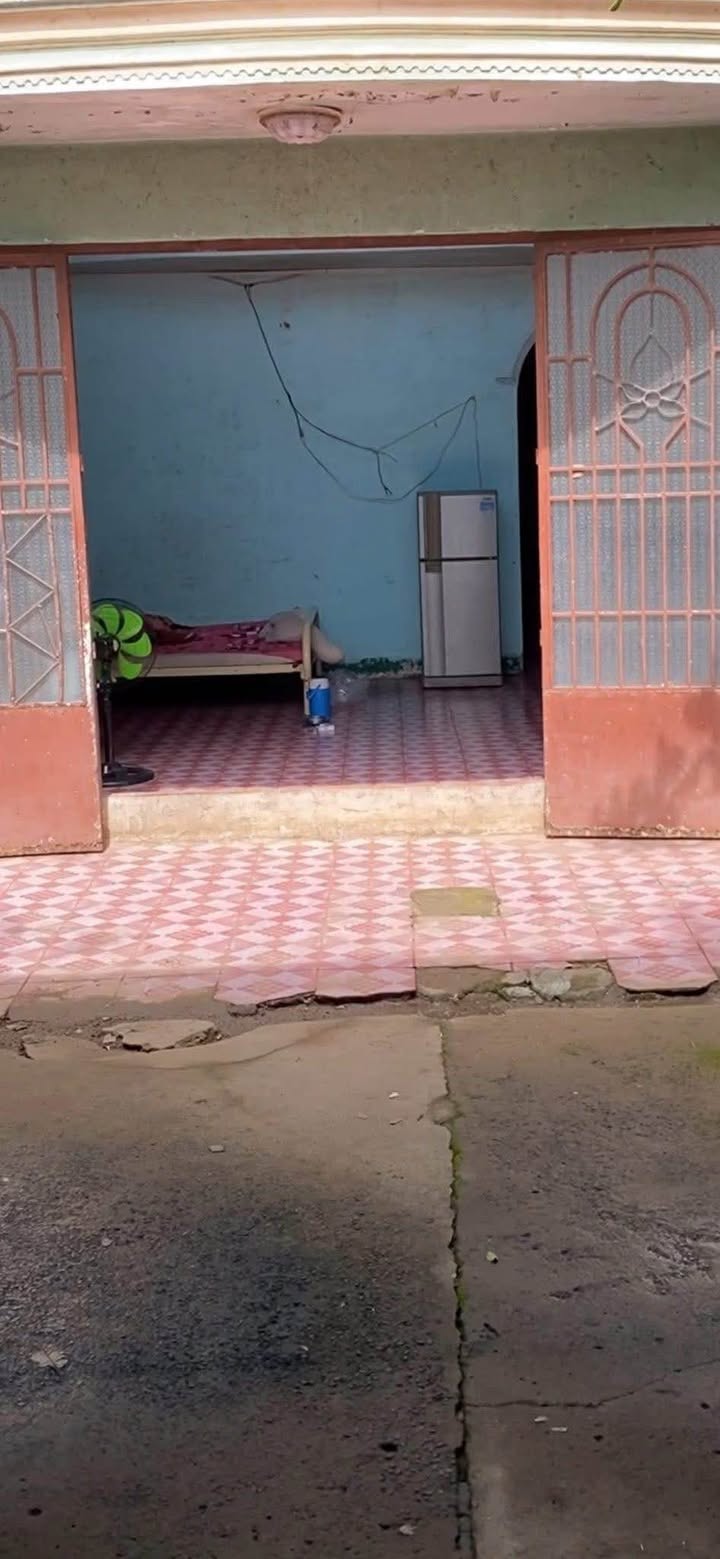 Đất Phú Tân 2 sào sổ đỏ riêng giá 1 tỷ - Mặt tiền đường thông thoáng