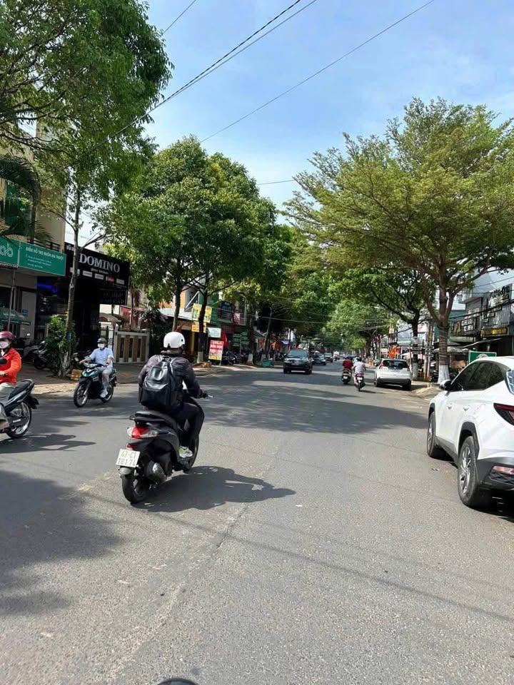 Nhà mặt tiền Trần Phú, Buôn Ma Thuột 93.5m² giá 12.9 tỷ - Kinh doanh sầm uất!