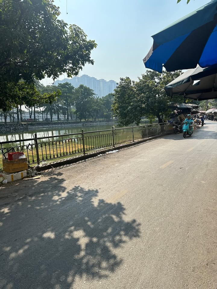 Nhà Đại Từ 38m² giá thỏa thuận - Lô góc, ô tô đỗ cửa, view hồ mát mẻ!