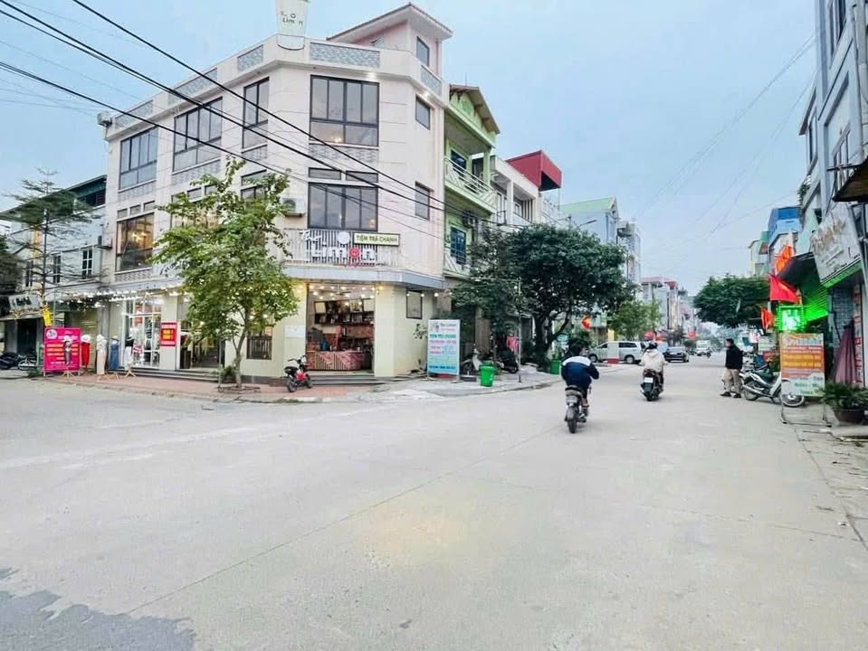 FrontHouse Quang Minh 80m² giá 7 tỷ - Kinh doanh tuyệt vời!