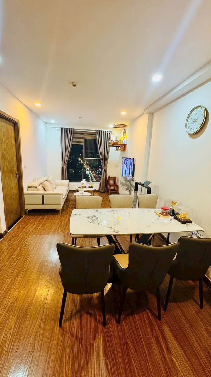 Căn hộ CT9 Định Công 69m² giá 5.85 tỷ - Nội thất đầy đủ, sẵn sàng vào ở!