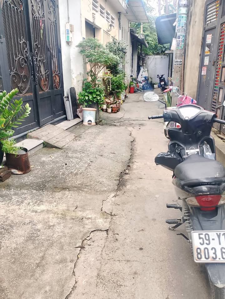 Đất nền Bà Điểm, Hóc Môn 60m² giá 2.65 tỷ - Sổ đỏ chính chủ, xây dựng tự do!