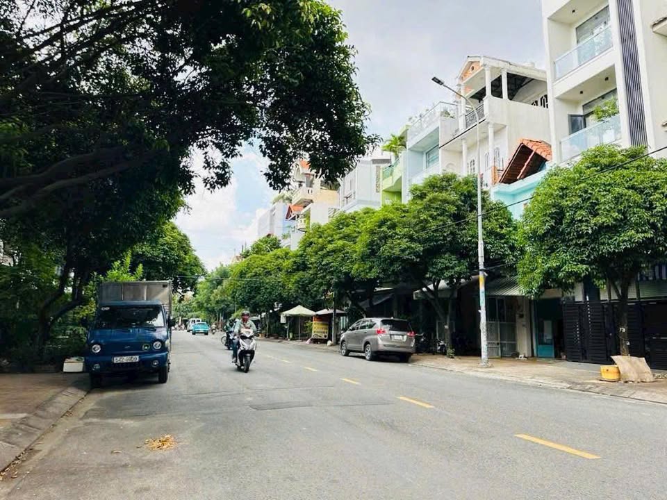 Nhà Lê Cao Lãng, Tân Phú 148m² giá 18.3 tỷ - Địa điểm lý tưởng cho biệt thự cao cấp!