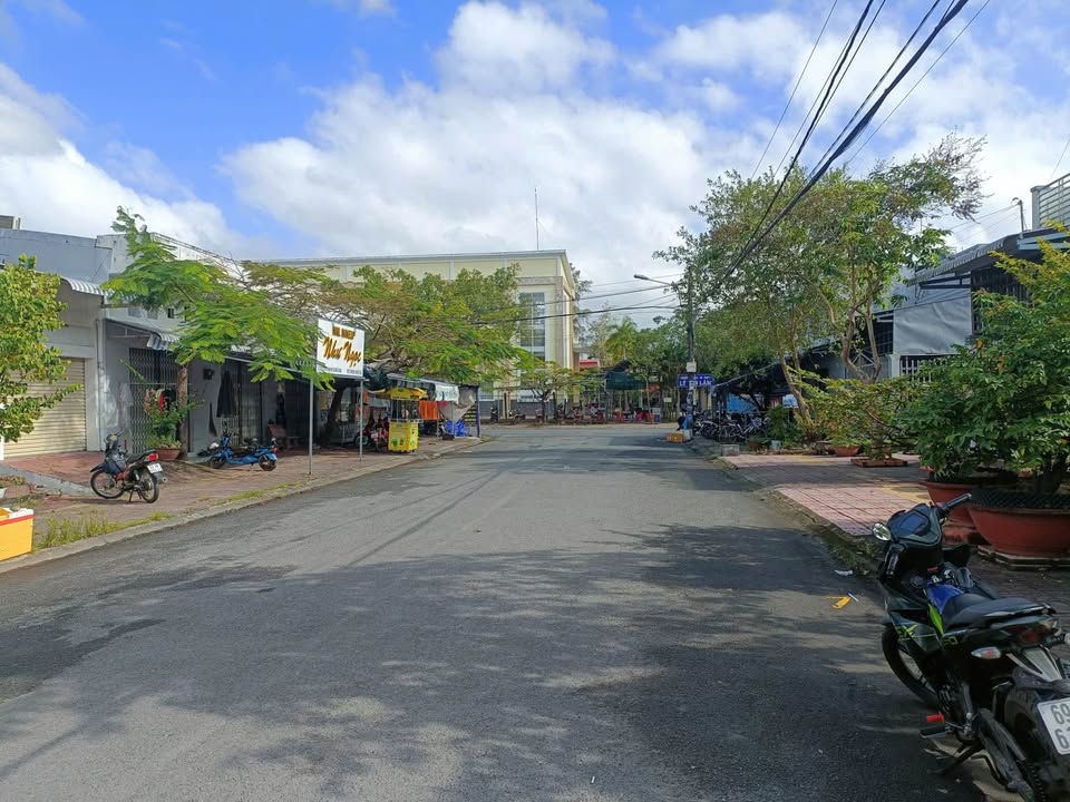 Bán đất nền KĐT Tài Lộc Cà Mau 125m² giá 1.79 tỷ - Vị trí đẹp gần trường học!