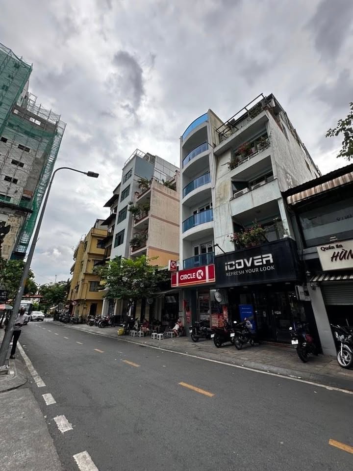 Nhà mặt tiền kinh doanh Nguyễn Văn Tráng, Bến Thành Q1, 70m² giá 39.99 tỷ - Đầu tư sinh lời ngay!