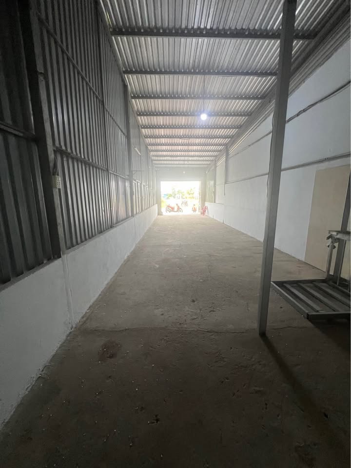 Cho thuê kho xưởng Hóc Môn 150m² giá 7 triệu - Diện tích rộng rãi, phù hợp sản xuất!