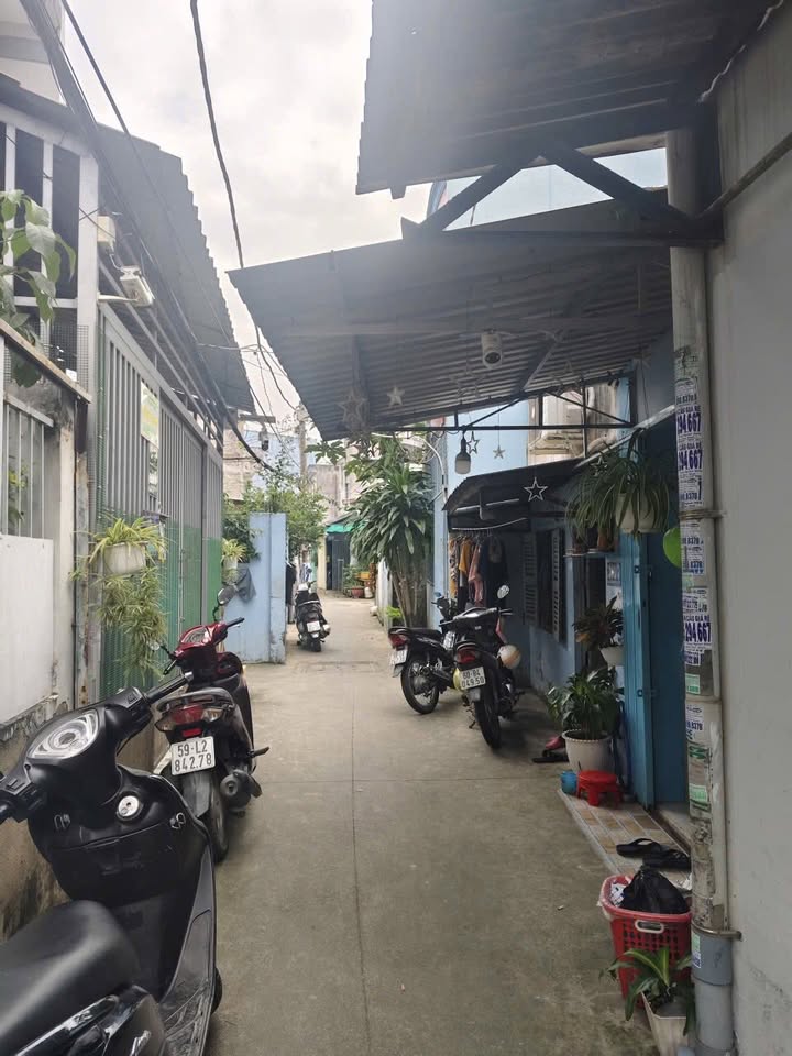 Nhà bán Hẻm 303, đường Lưu Hữu Phước, 25m² giá 1.35 tỷ - Cơ hội sở hữu ngay!