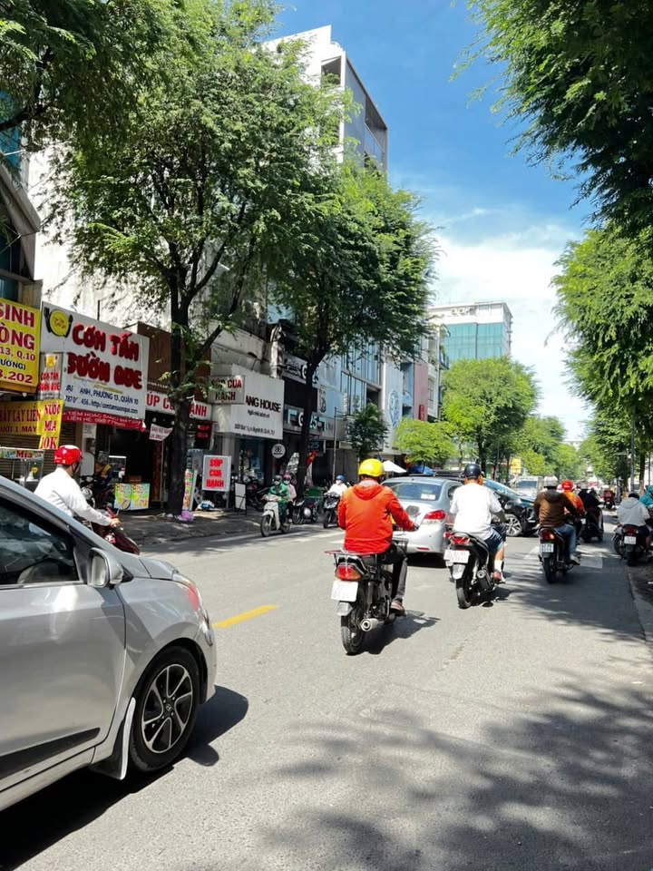 Nhà Mặt Tiền Kinh Doanh Sư Vạn Hạnh, Quận 10, 80m² giá 42 tỷ - Vị trí đắc địa, kinh doanh sầm uất!