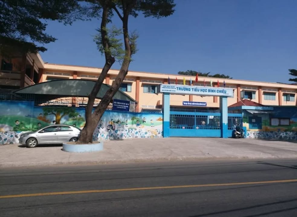 Nhà mặt tiền kinh doanh 3 tầng, Bình Chiểu, 100m² giá 8.7 tỷ - Tiện ích đa dạng, đầu tư sinh lời!